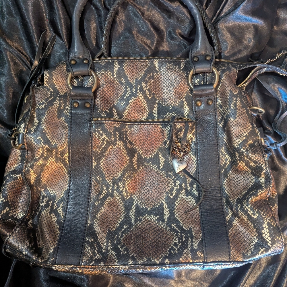 Chic Snakeskin Pattern Tote Bag - image 1